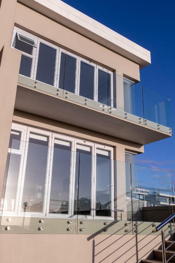 Small Bay Beach Suites Kapstadt Exterior foto